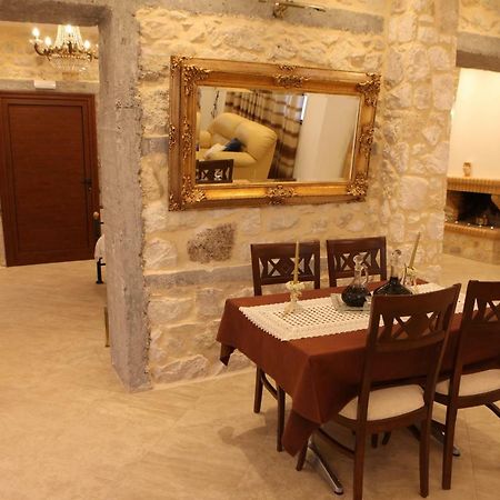Villa Vanilla Agioi Theodoroi Bagian luar foto